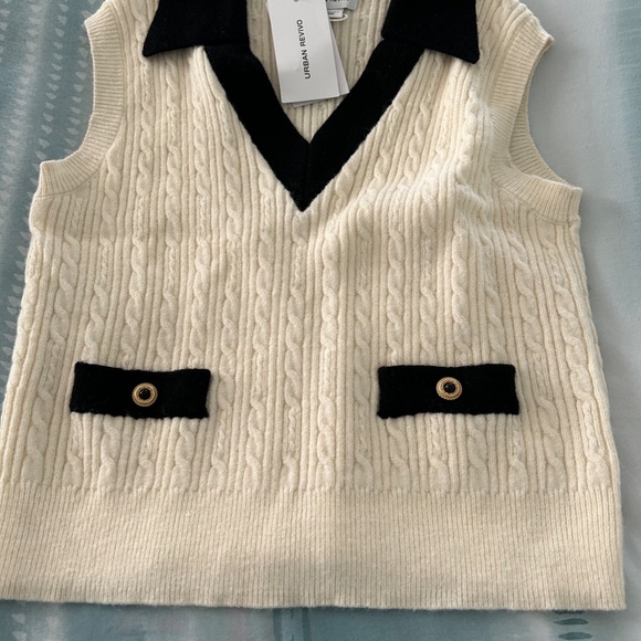 NWT Knit Vest - Picture 4 of 4